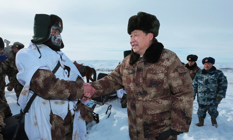 2014年1月26日，習近平總書記春節(jié)前夕冒嚴寒踏冰雪慰問邊防官兵。
