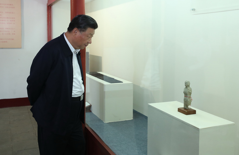 2021年5月12日，習(xí)近平總書記在南陽市考察東漢醫(yī)學(xué)家張仲景的墓祠紀(jì)念地醫(yī)圣祠。 